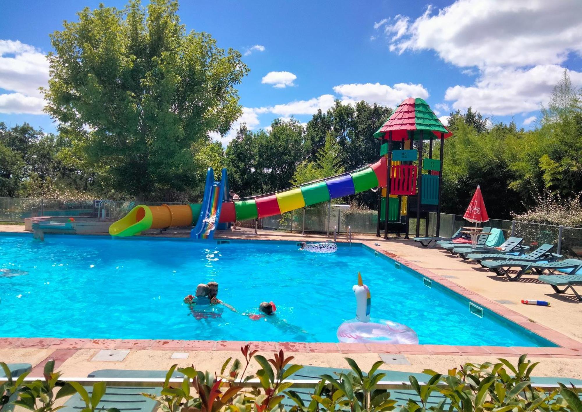 Devillac Camping Fontaine Du Rocゲストハウス エクステリア 写真