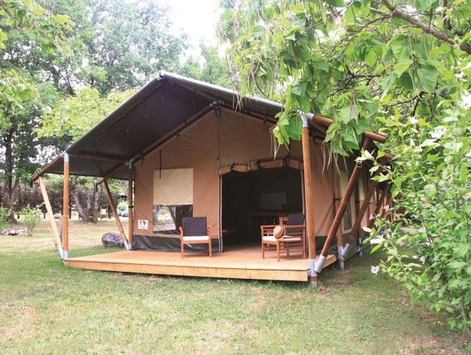 Devillac Camping Fontaine Du Rocゲストハウス エクステリア 写真