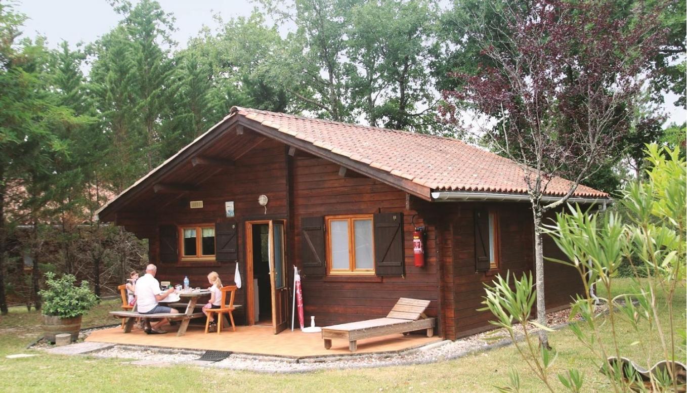 Devillac Camping Fontaine Du Rocゲストハウス エクステリア 写真