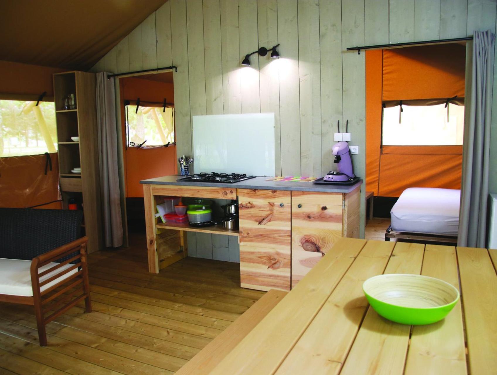 Devillac Camping Fontaine Du Rocゲストハウス エクステリア 写真